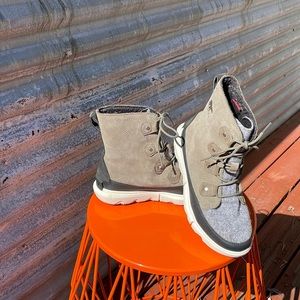 Sorel Explorer II Joan Felt WP Boots - Sage Fawn - Women’s size 9